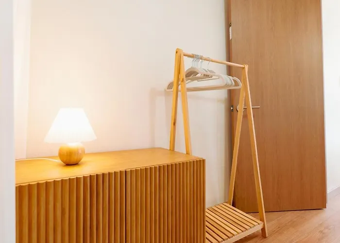 10 Minutes From Hongdae Station, 3 2 Bathrooms, King Bed, Private Yard, Free Parking, Up To 7 Guests, Free Luggage Storage Apartamento Seúl